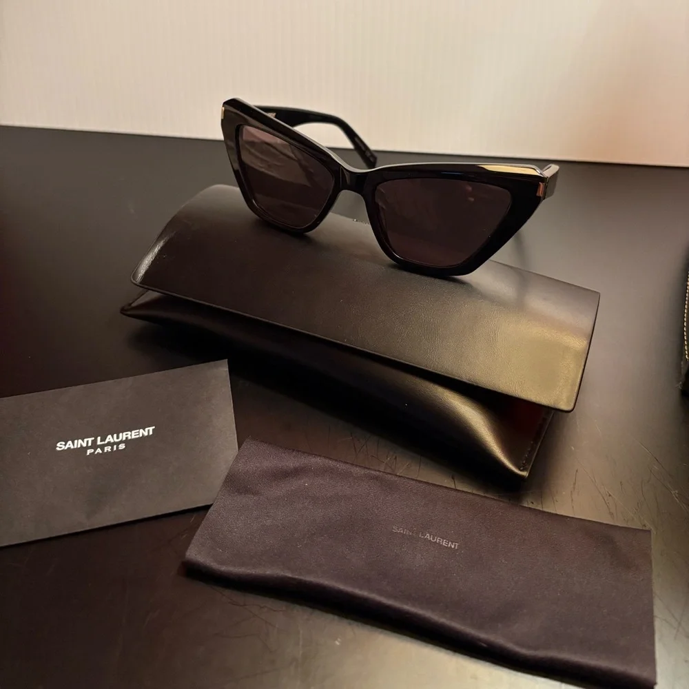 SAINT LAURENT SL466 Cat Eye Sunglasses